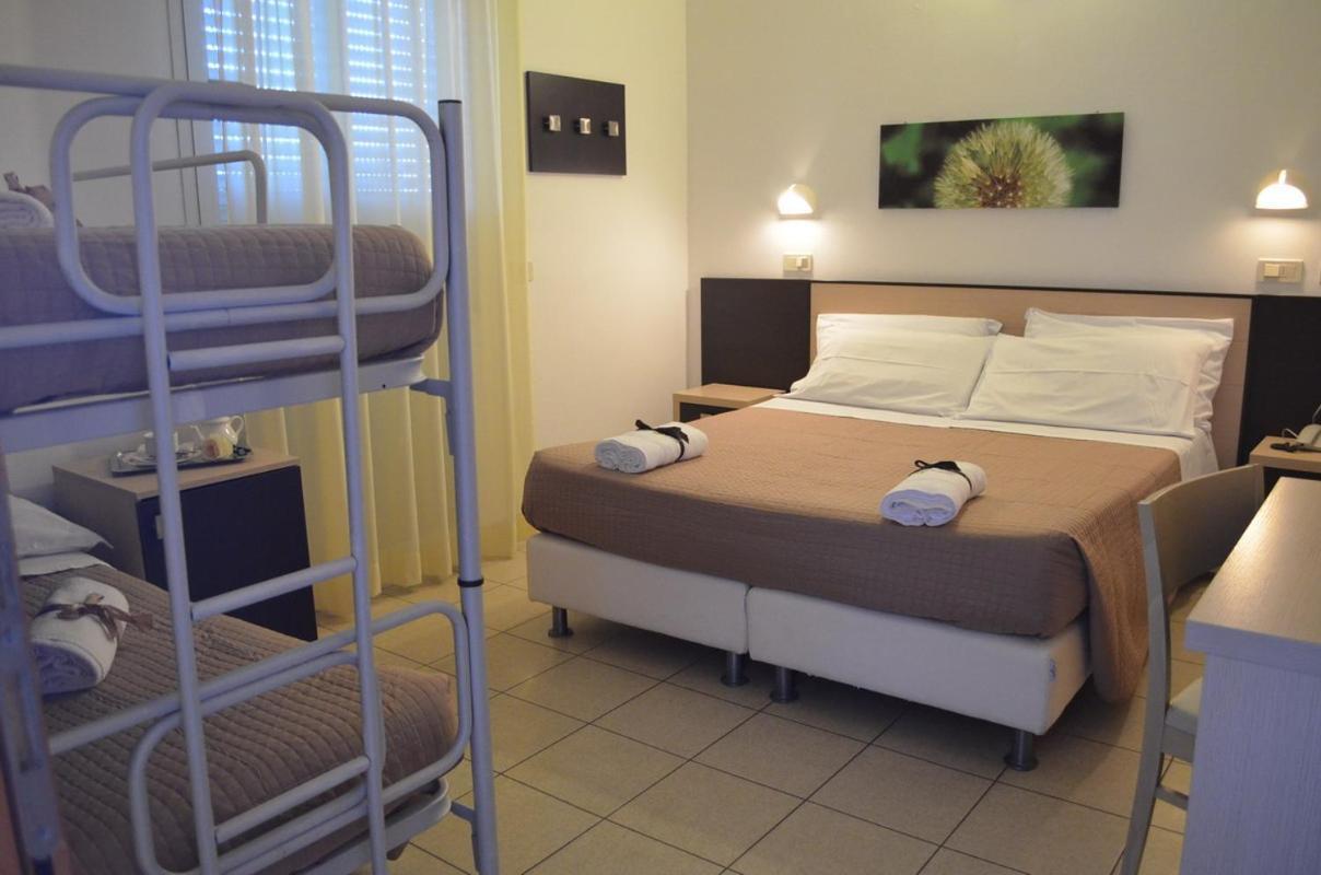 Hotel Europa Milano Marittima Cameră foto