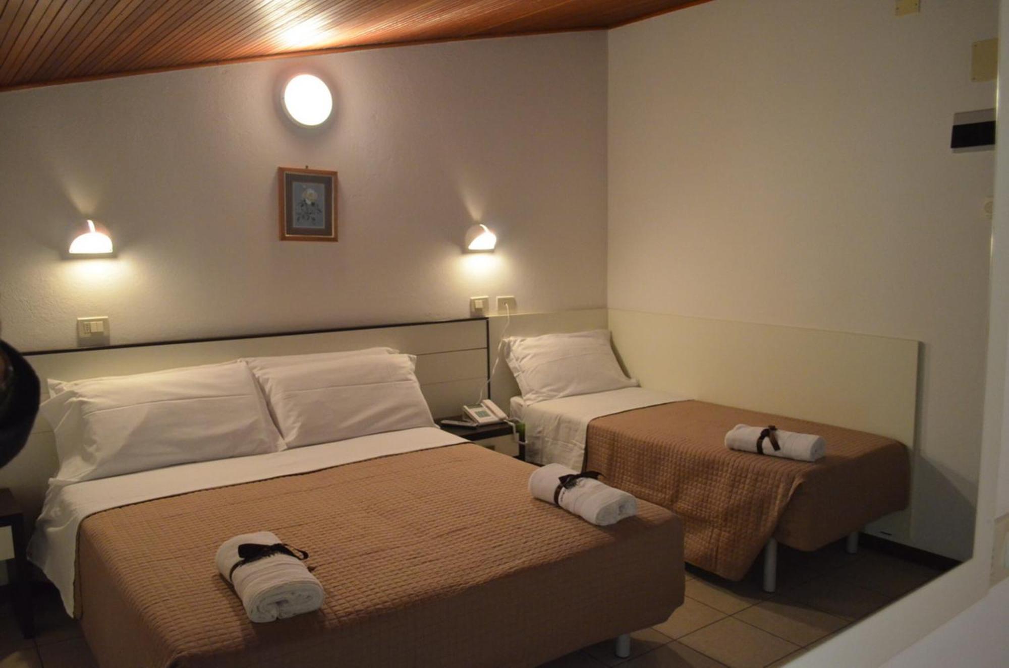 Hotel Europa Milano Marittima Cameră foto
